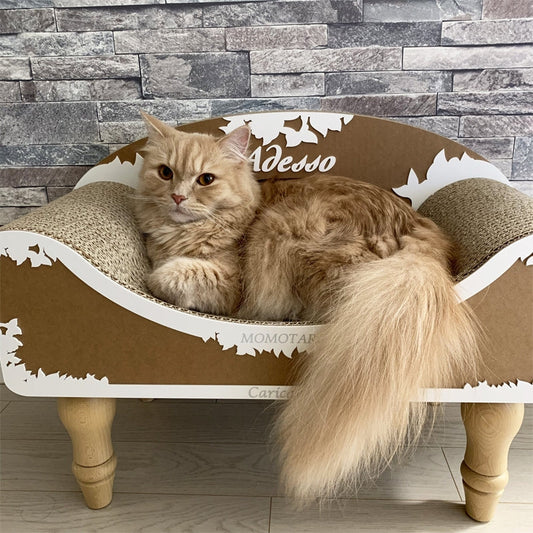 Adessoで気持ちよく爪とぎ♪　力の強いサイベリアンの桃太郎くん